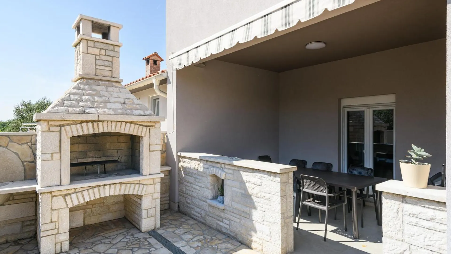 Holiday home 4 Bedroom Awesome Home In Vodnjan Mednjan