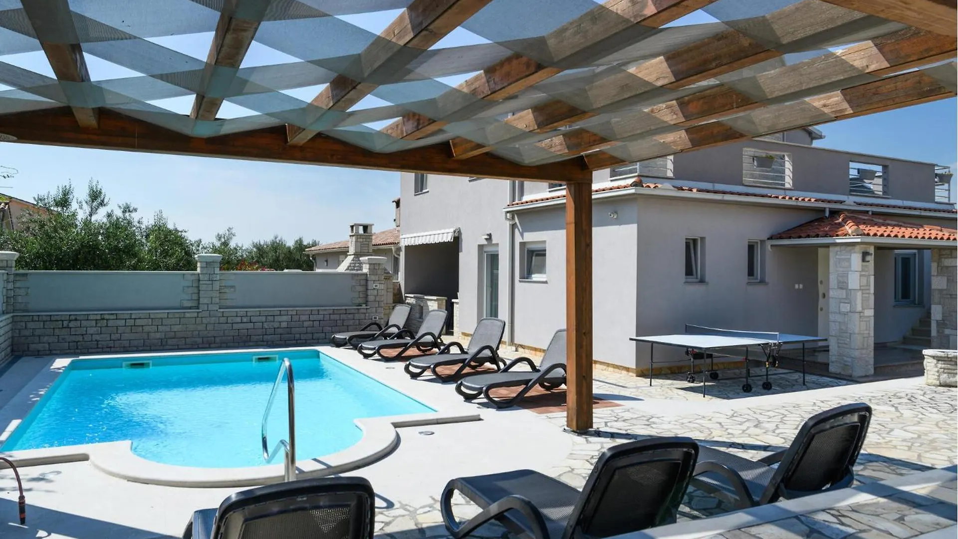 Holiday home 4 Bedroom Awesome Home In Vodnjan Mednjan